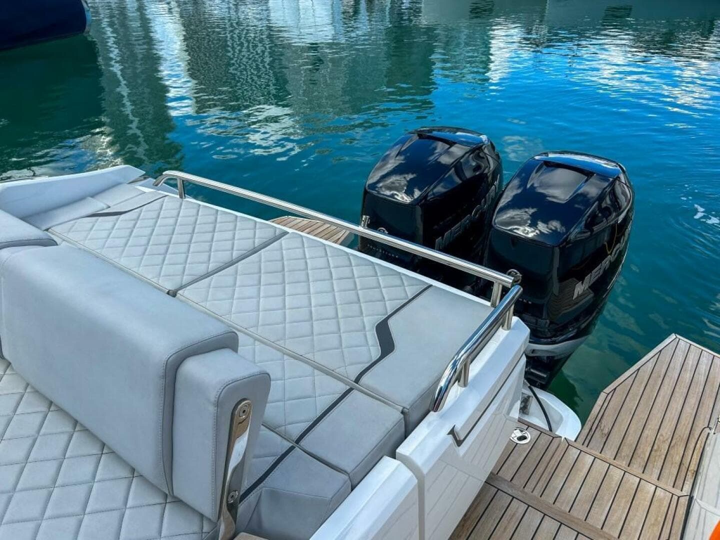 2023 Fairline F//Line 33 Outboard