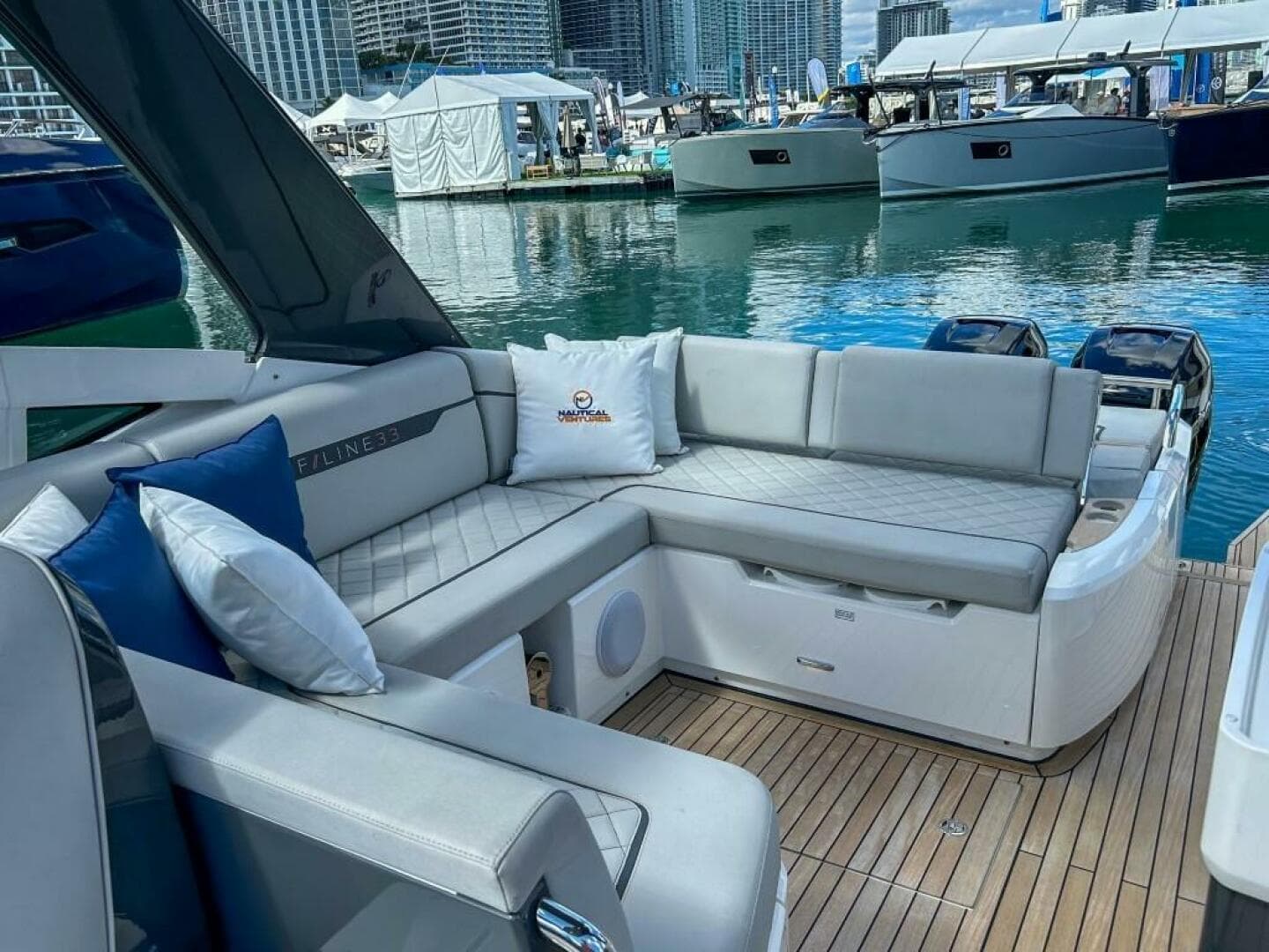 2023 Fairline F//Line 33 Outboard