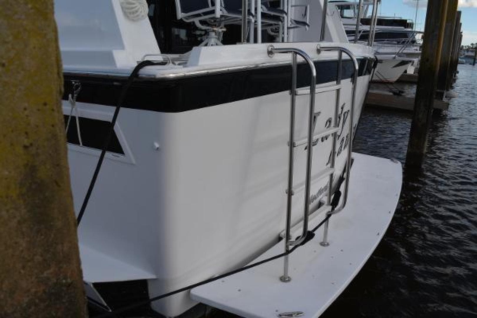 1989 Viking Motor Yacht