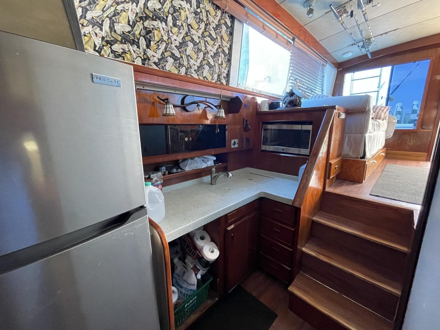 1984 Bertram 42 Convertible