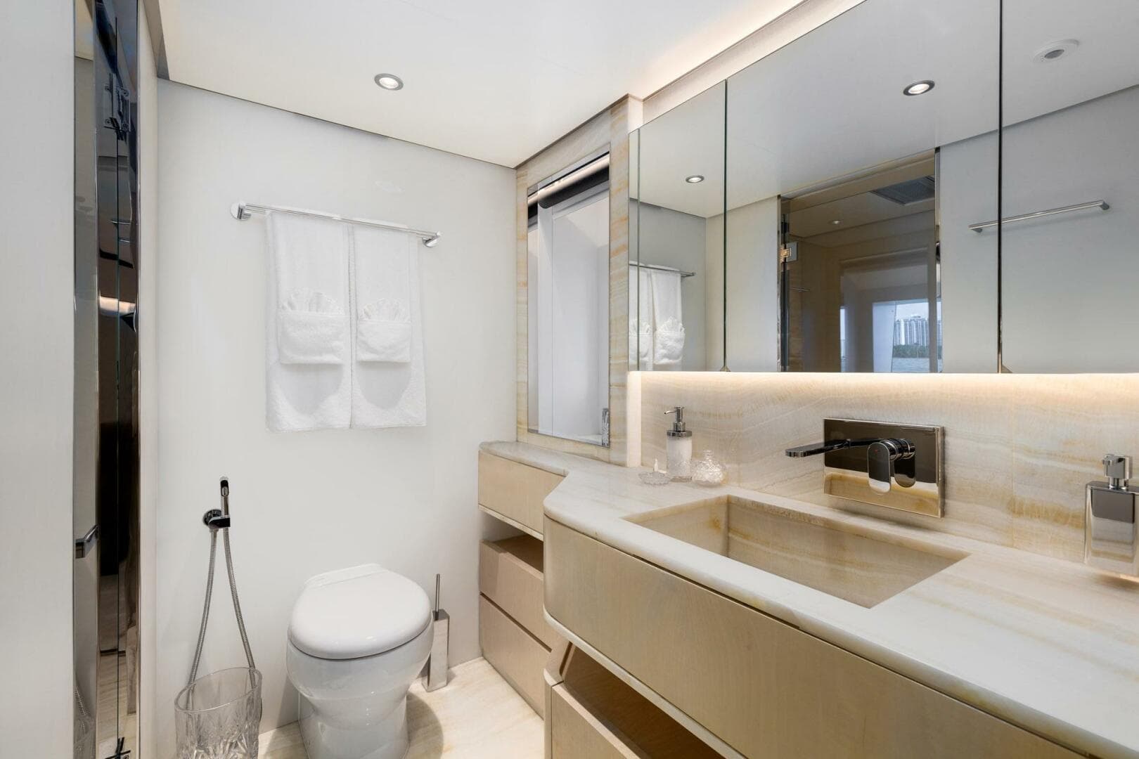 2022 Majesty Yachts 120