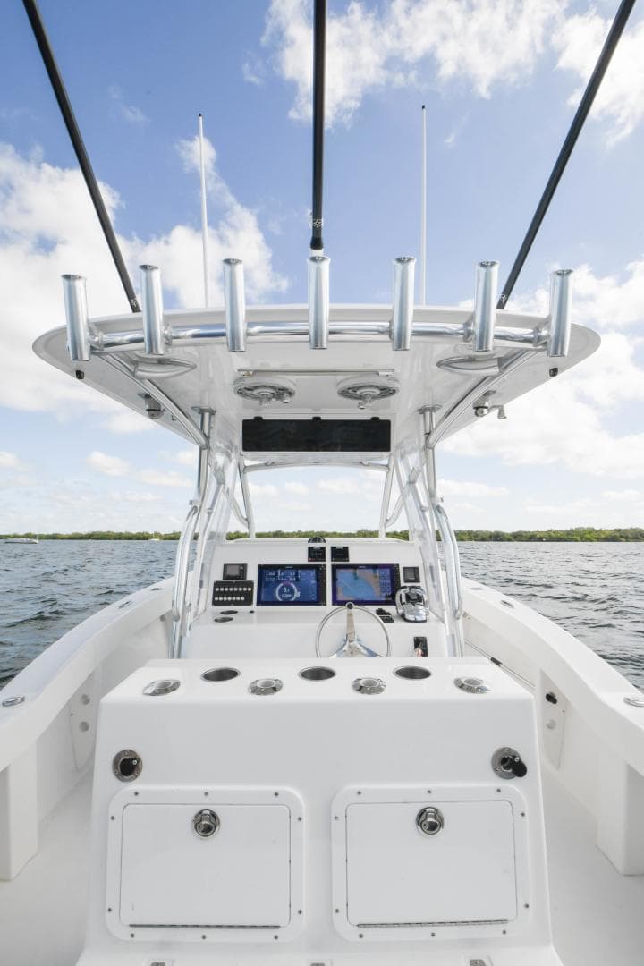 2019 Ocean Master 336 Center Console 