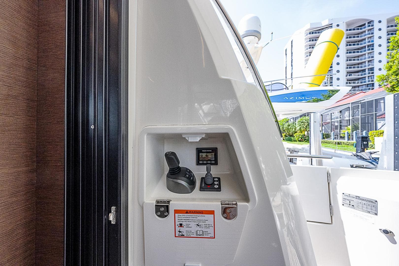 2022 Prestige 520 Fly