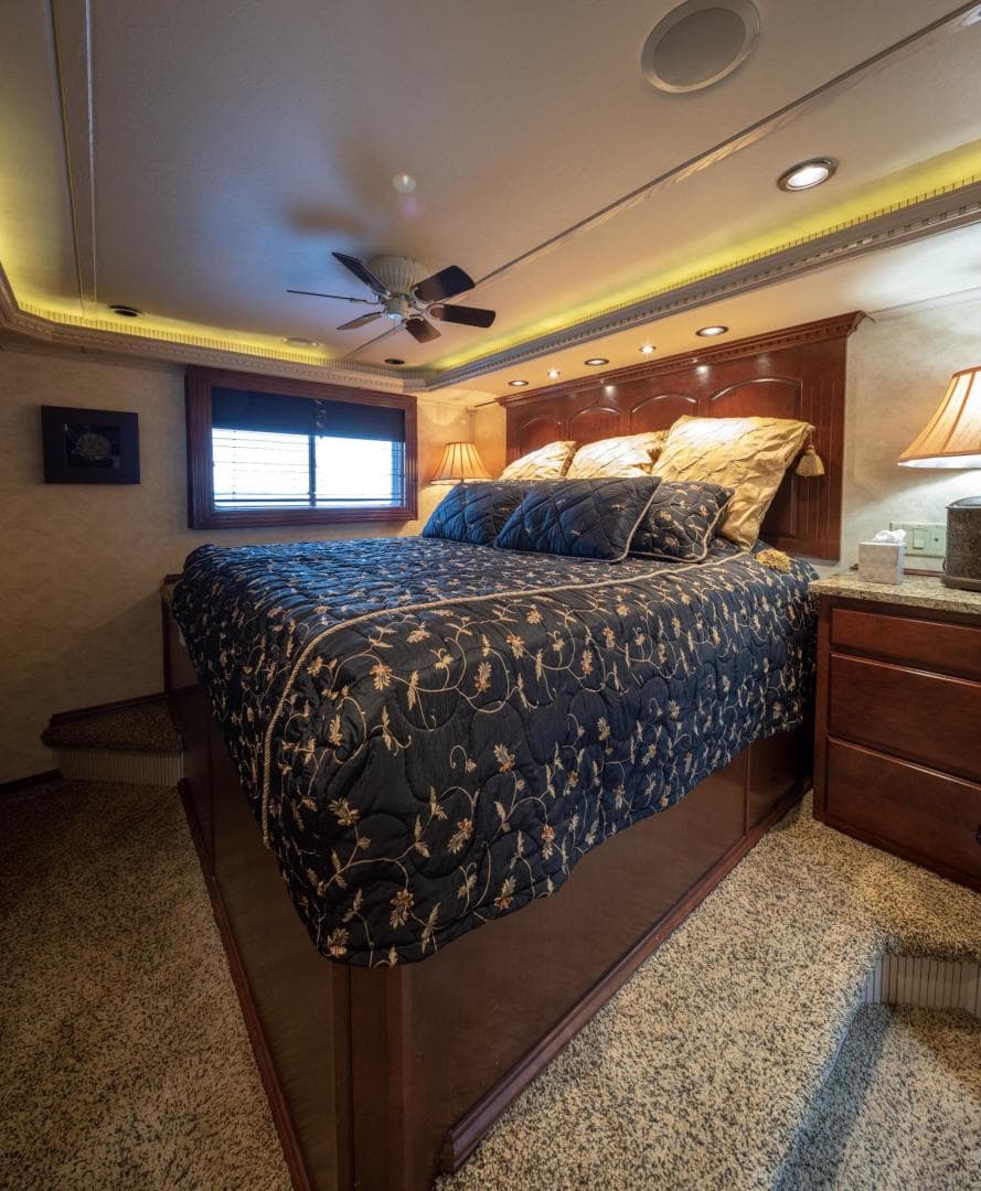 2008 Fantasy 82 Coastal Yacht