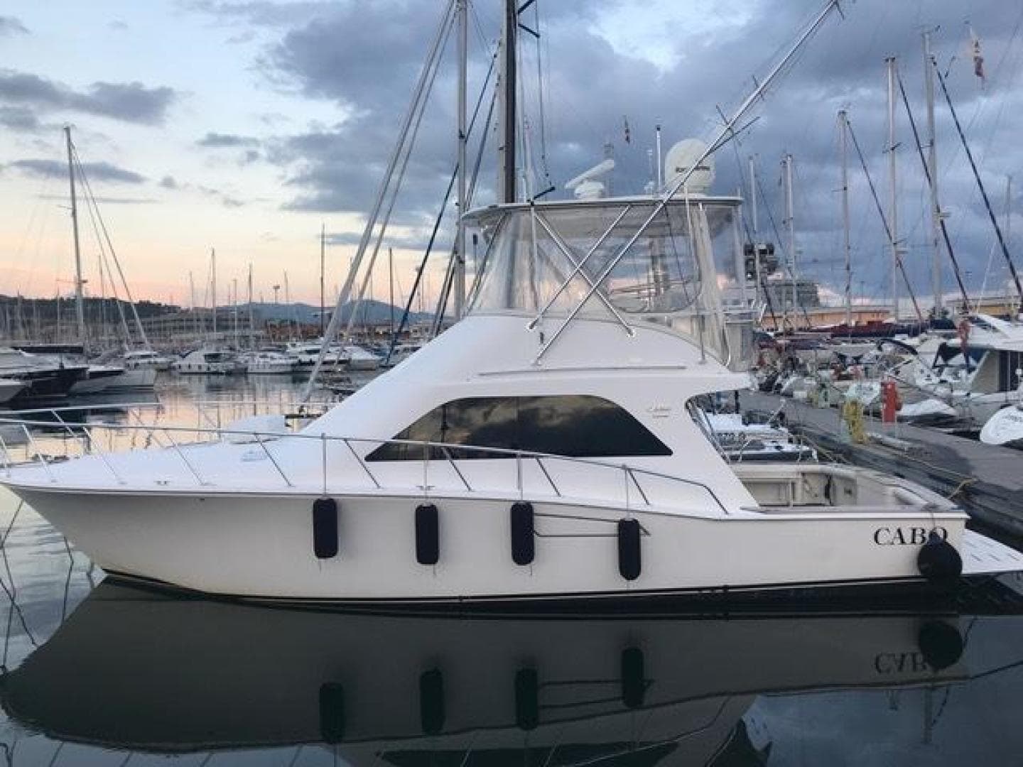 2006 Cabo Flybridge