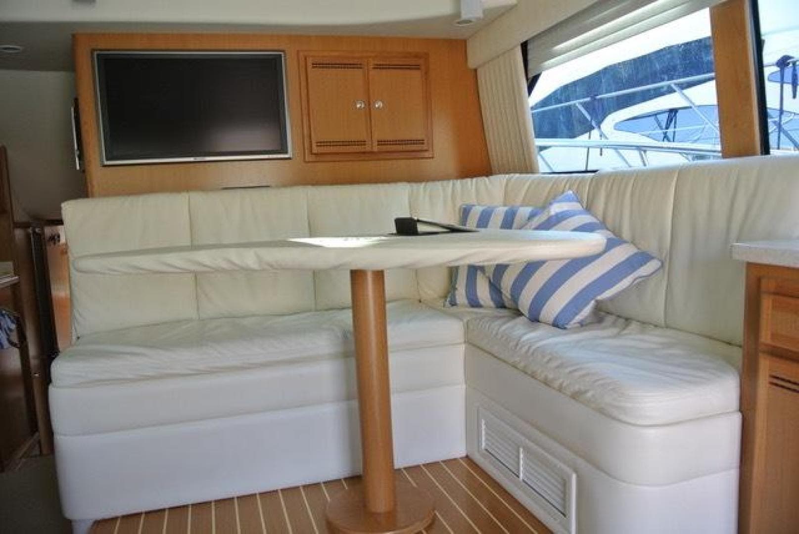 2006 Cabo Flybridge