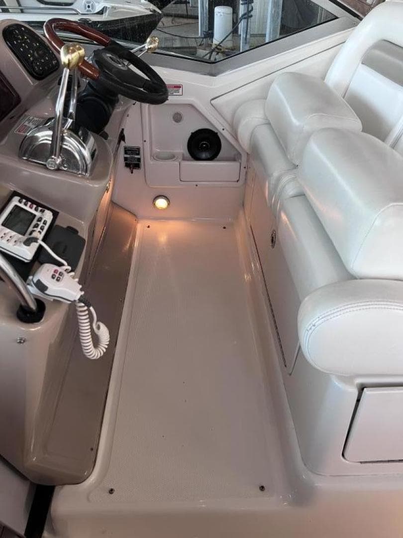 2005 Sea Ray Sundancer 320