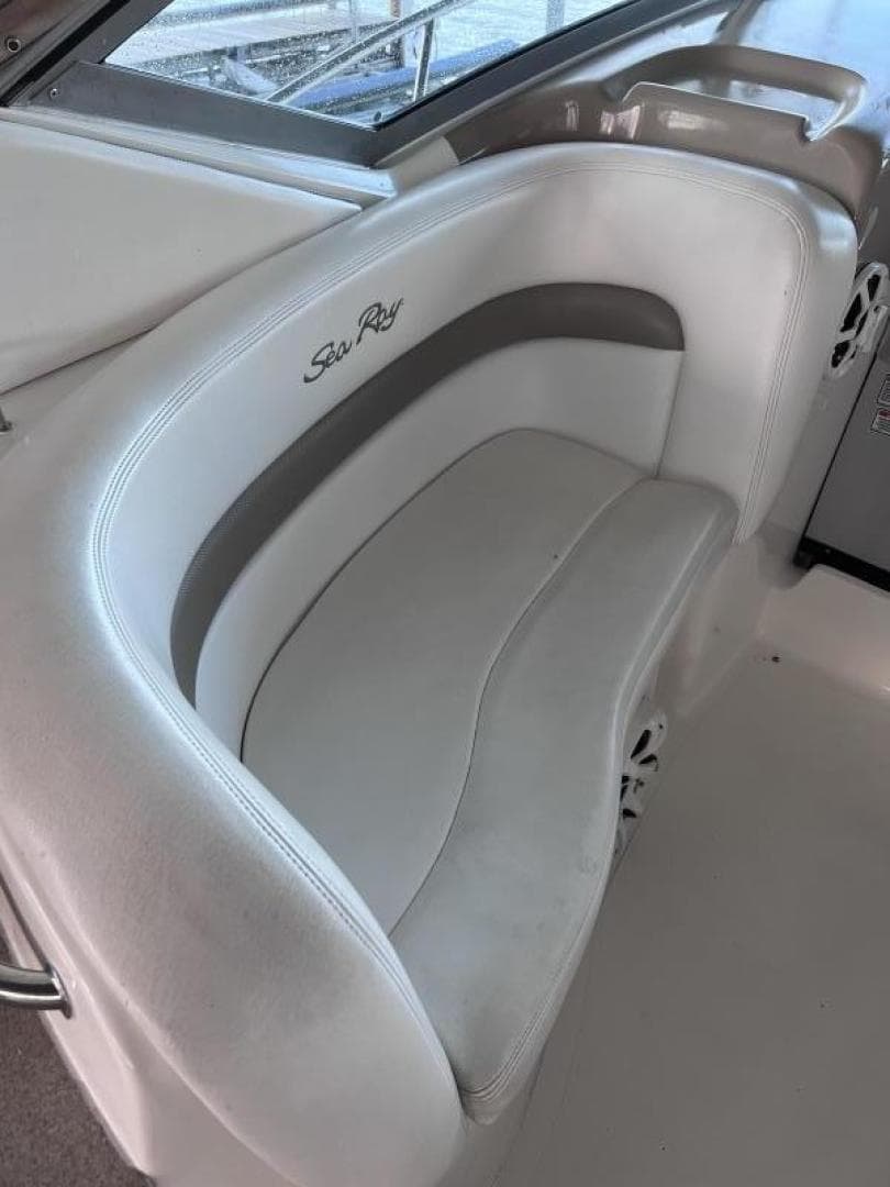 2005 Sea Ray Sundancer 320