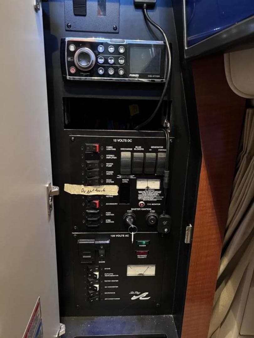 2005 Sea Ray Sundancer 320