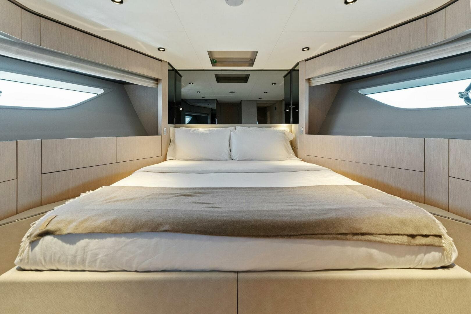 2023 Ferretti Yachts 780