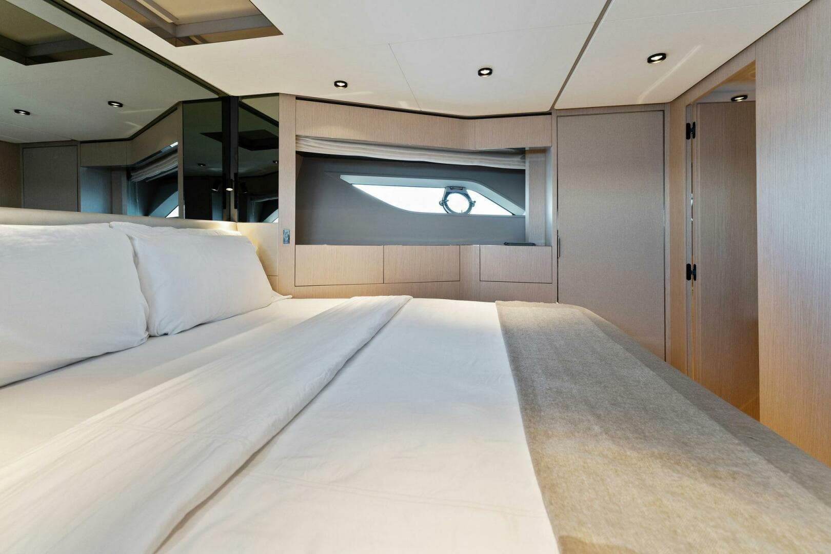 2023 Ferretti Yachts 780