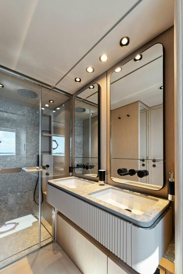 2023 Ferretti Yachts 780