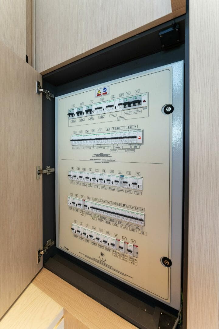 2023 Ferretti Yachts 780