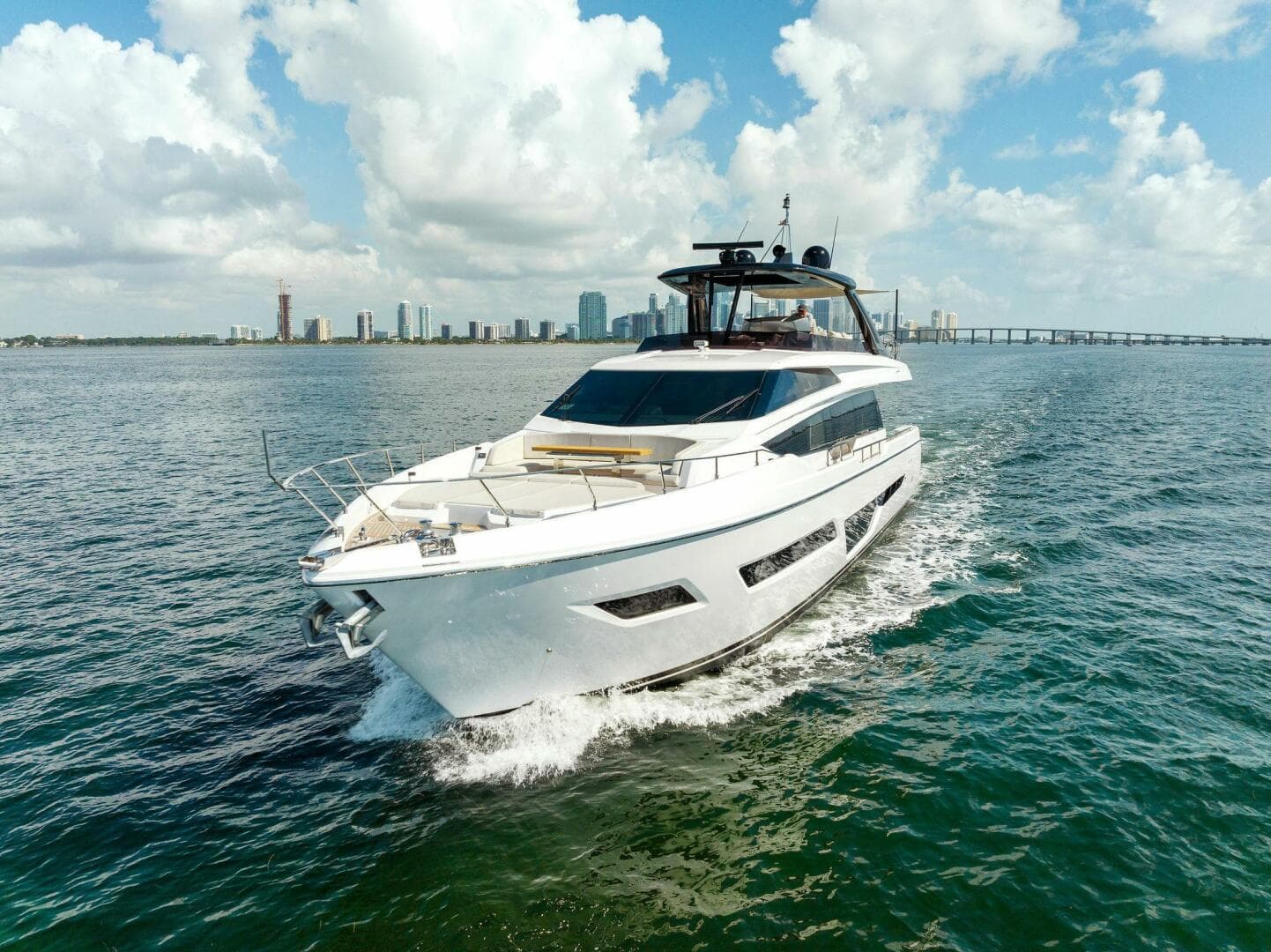 2023 Ferretti Yachts 780