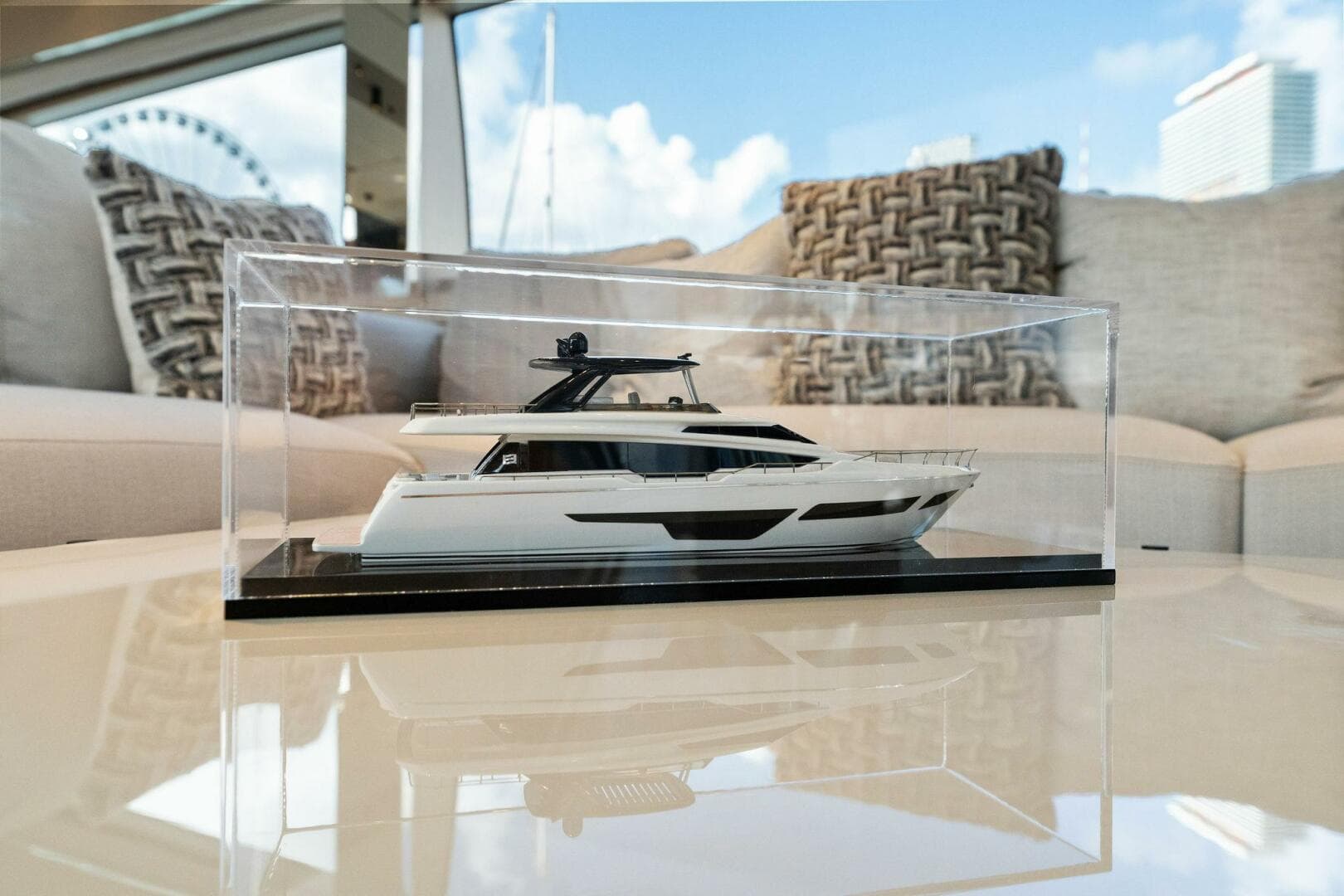 2023 Ferretti Yachts 780