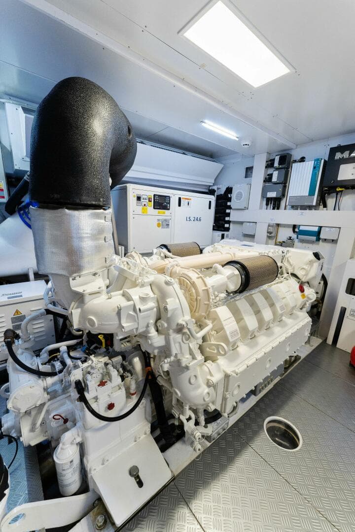 2023 Ferretti Yachts 780