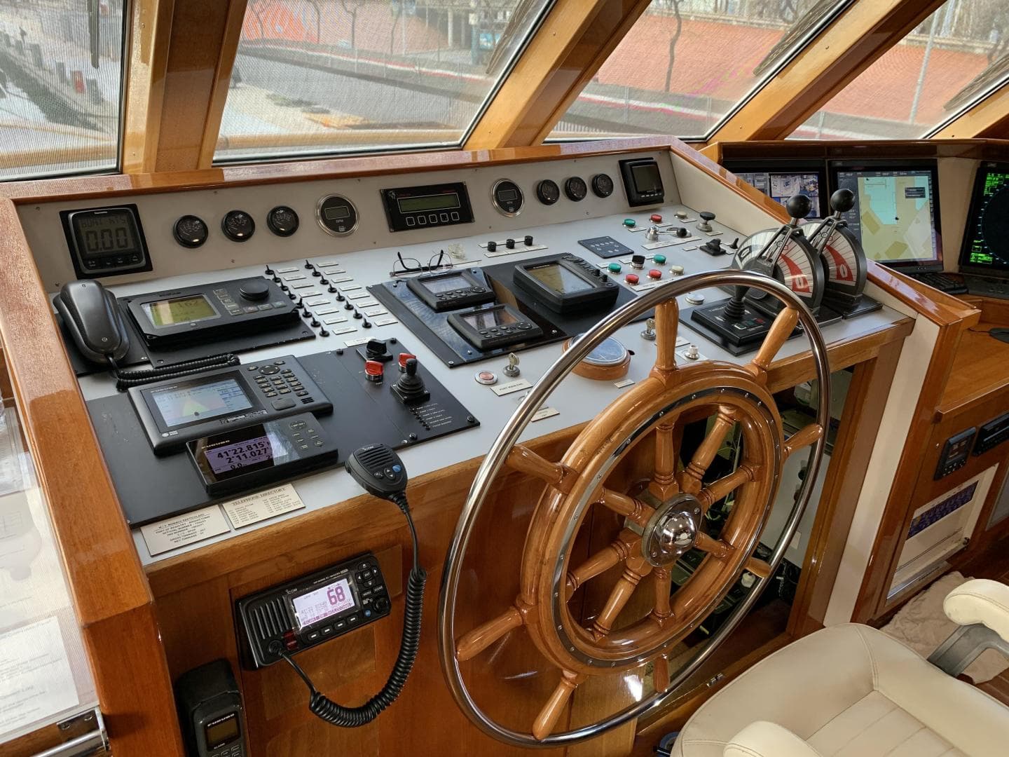 1982 Feadship 