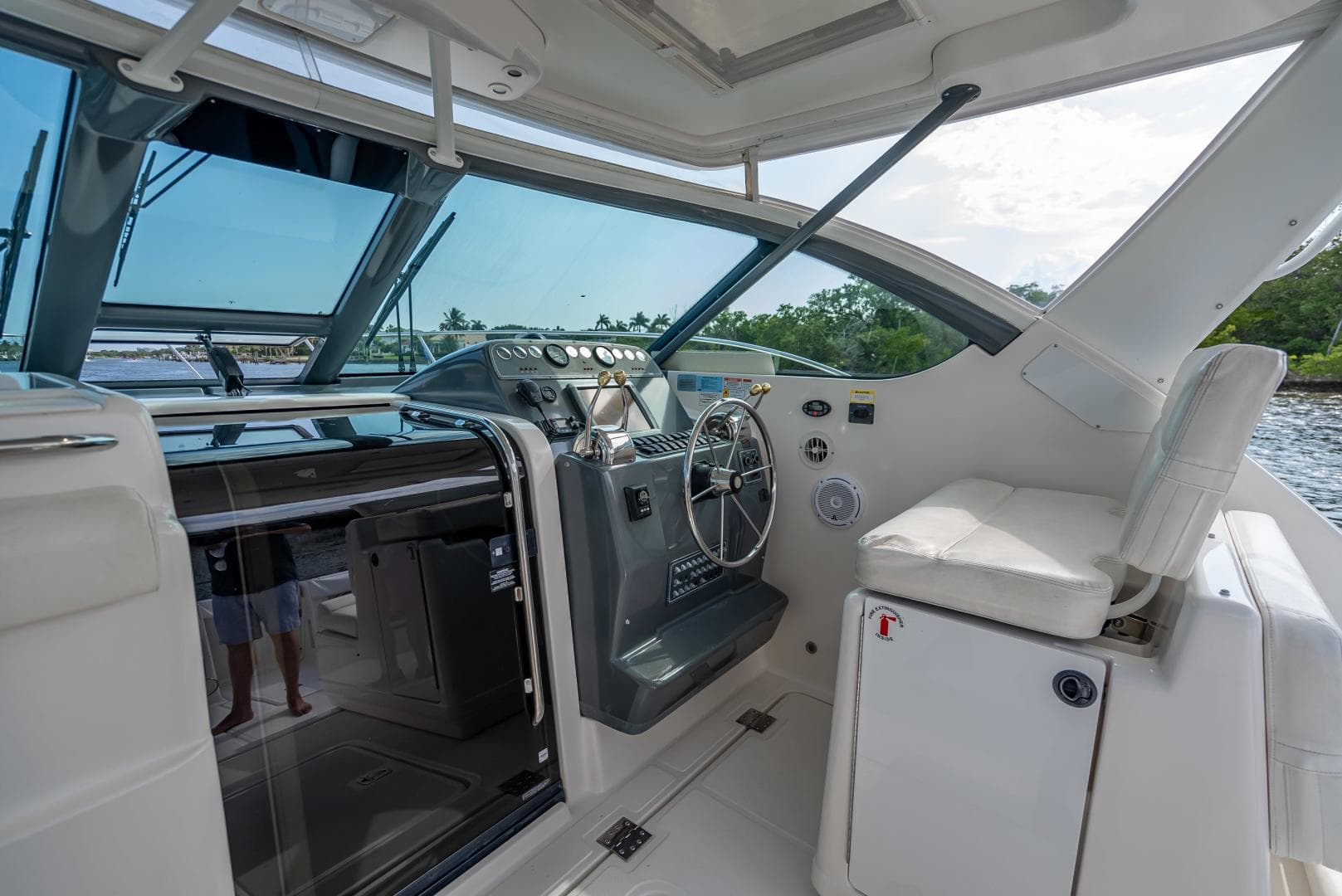 2004 Tiara Yachts 
