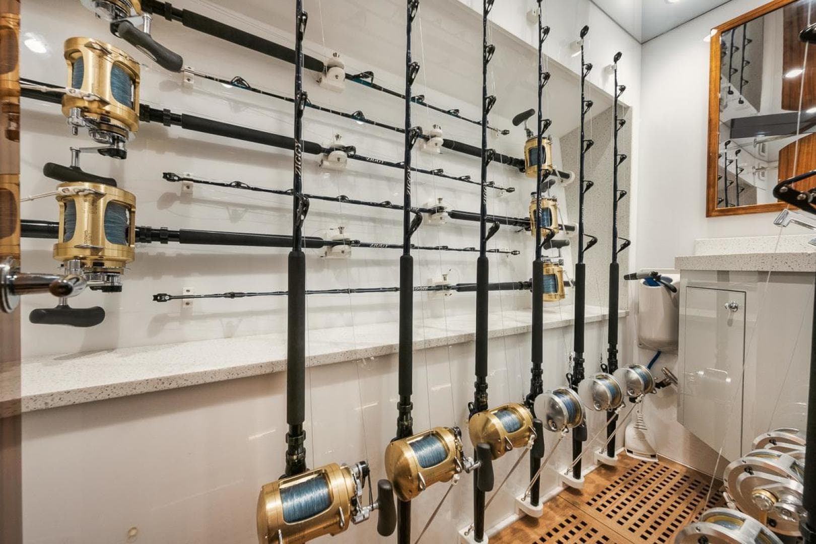 2020 Hatteras Convertible GT59