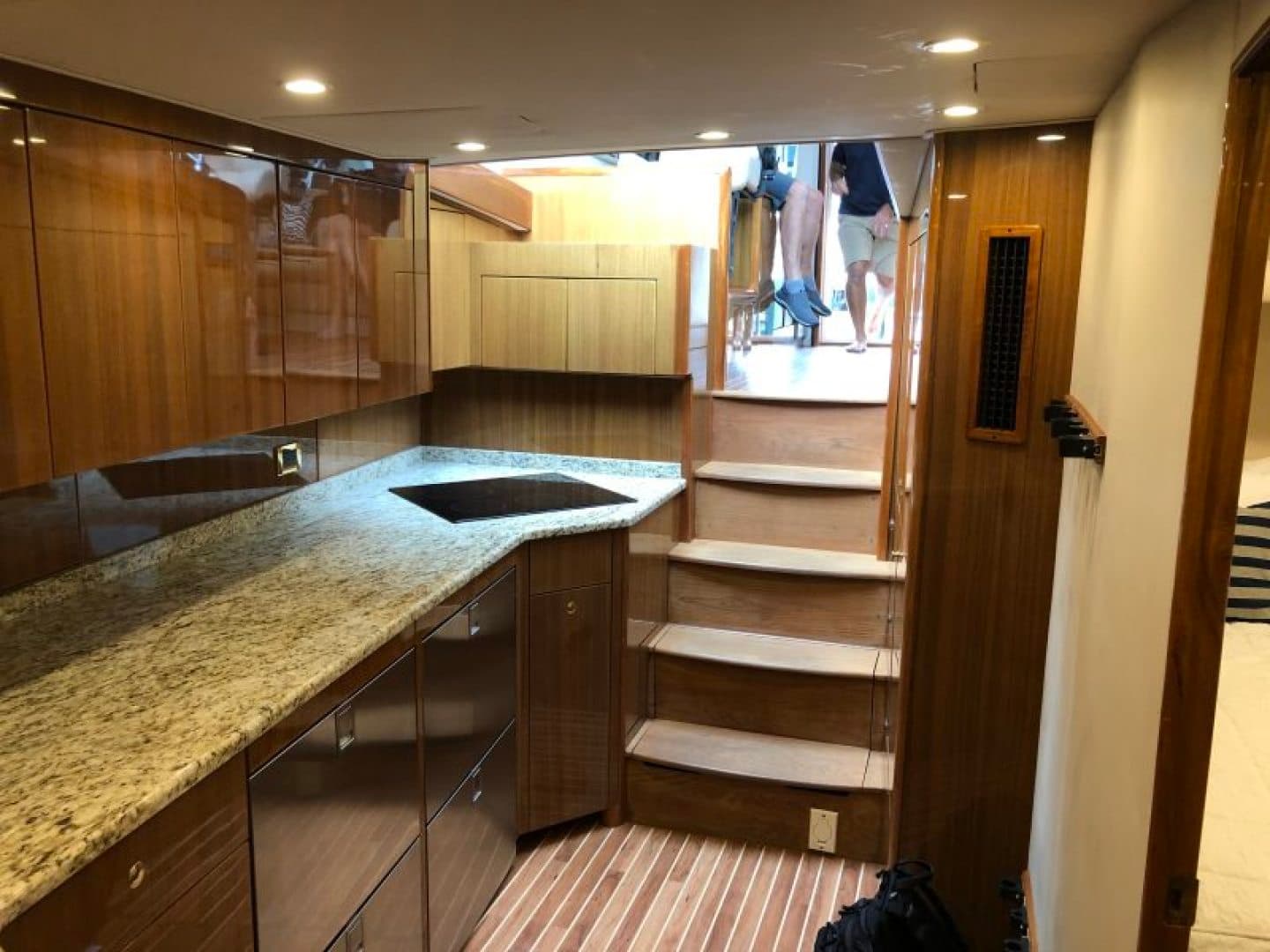 2008 Viking 52 Sport Coupe She's All Hooked Up