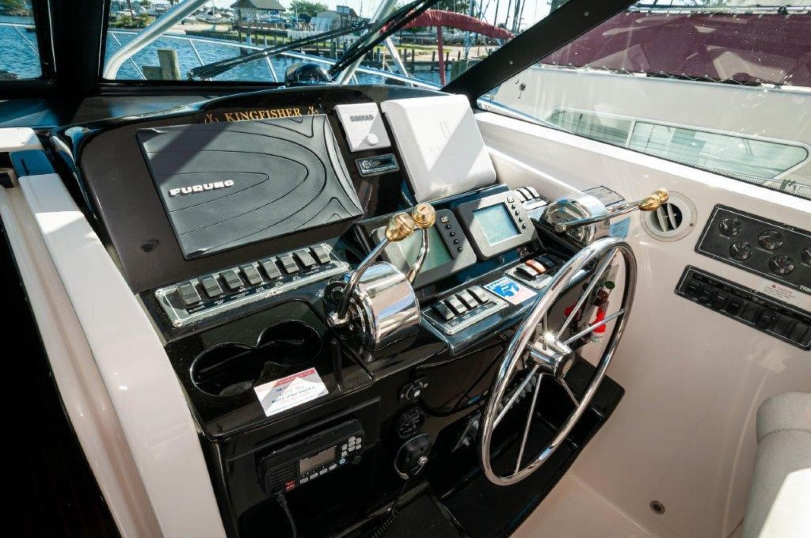 2003 Tiara Yachts 4200 Open  Kingfisher Helm 3