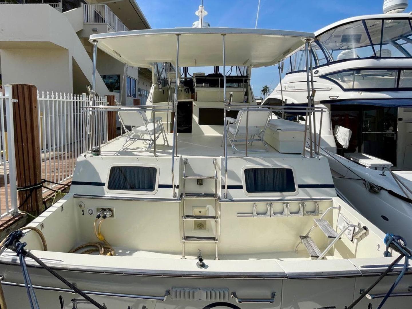 1989 Tollycraft 44 Cockpit Motor Yacht