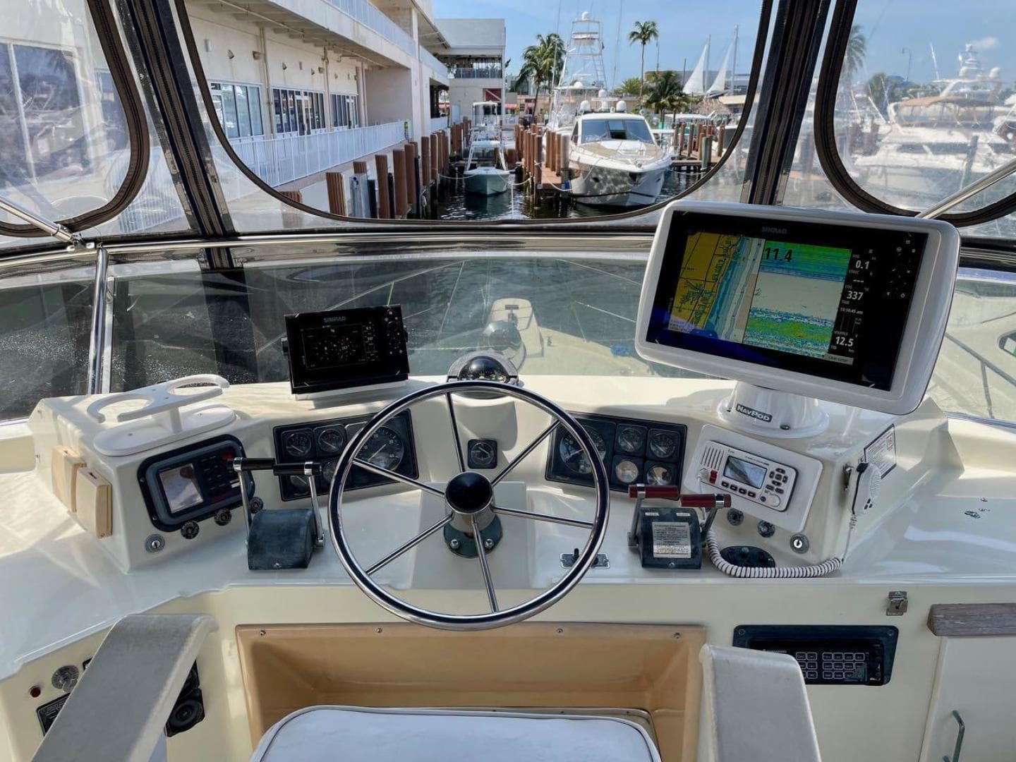 1989 Tollycraft 44 Cockpit Motor Yacht