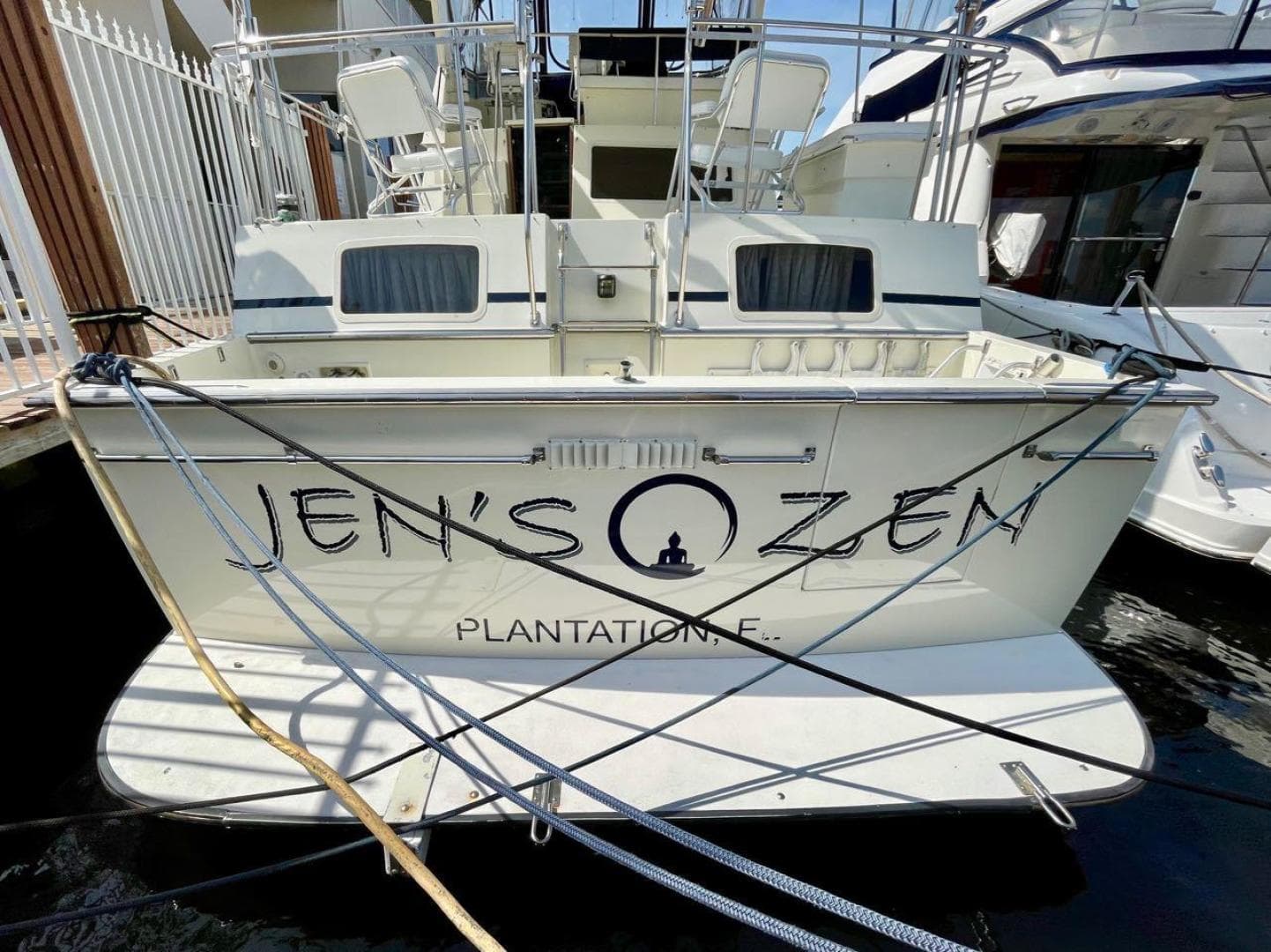 1989 Tollycraft 44 Cockpit Motor Yacht