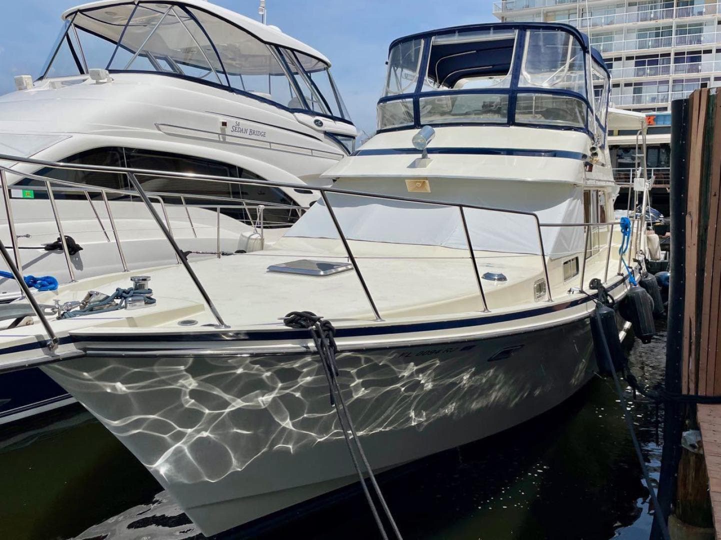 1989 Tollycraft 44 Cockpit Motor Yacht