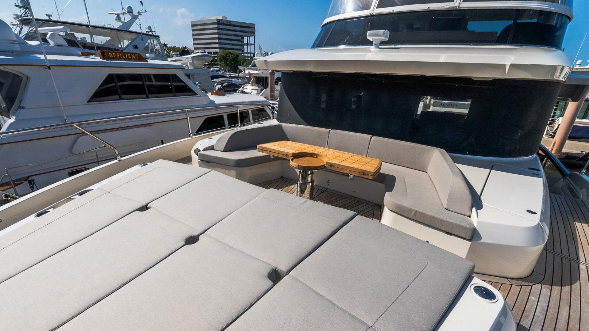 2024 Absolute Navetta 68