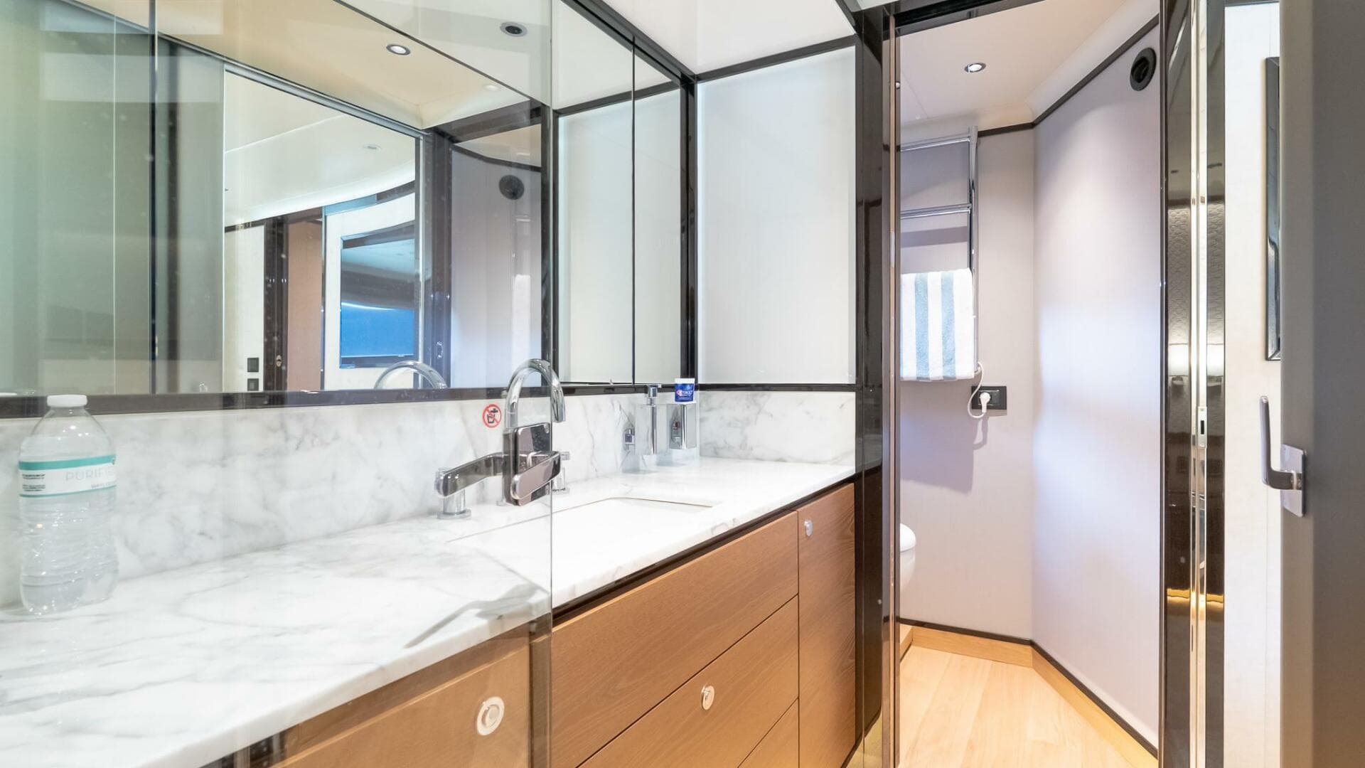 2024 Absolute Navetta 68