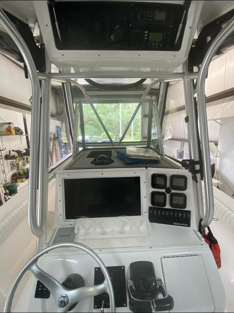 2004 Regulator 26FS