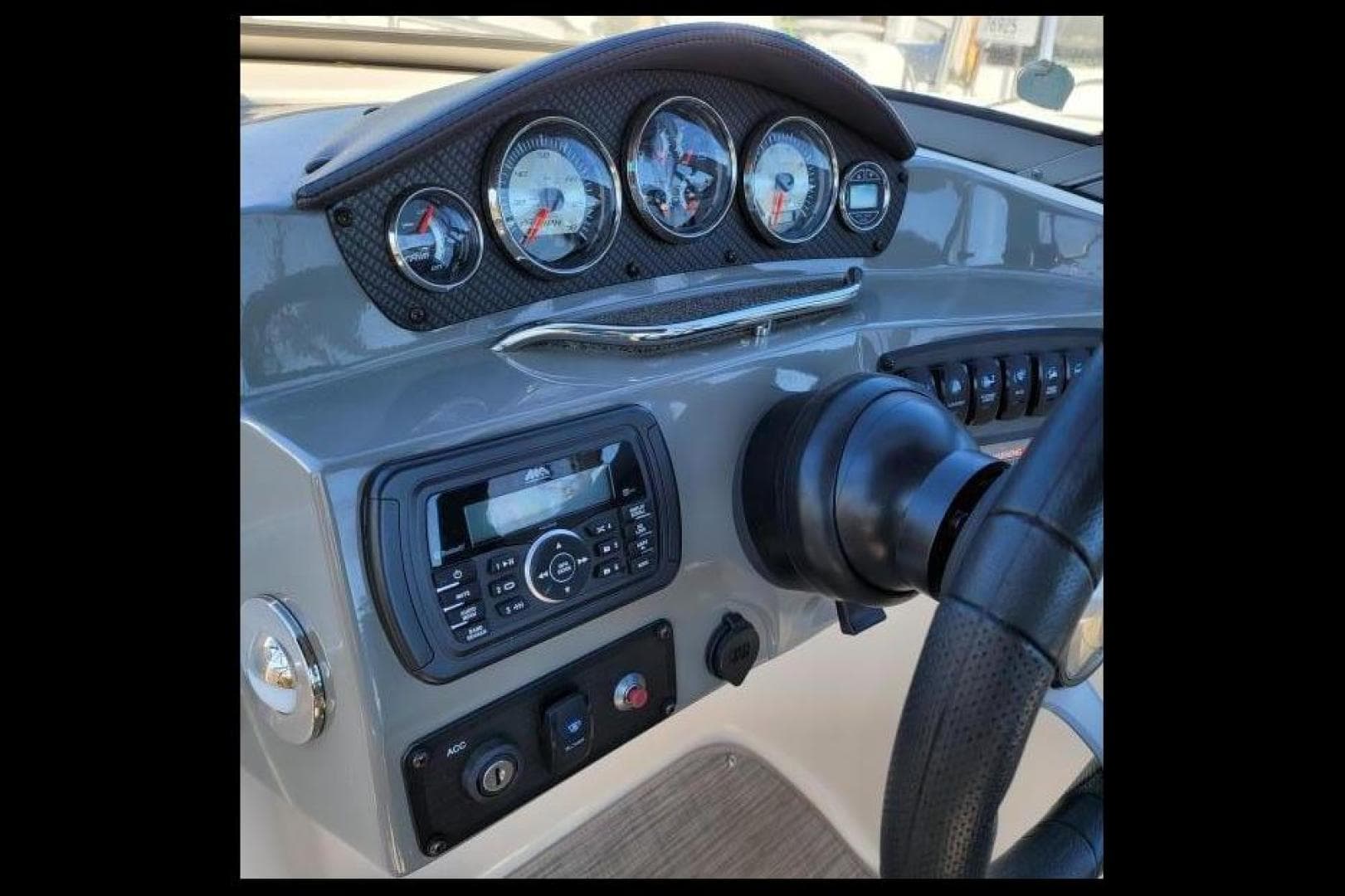 2018 Stingray 215 CR