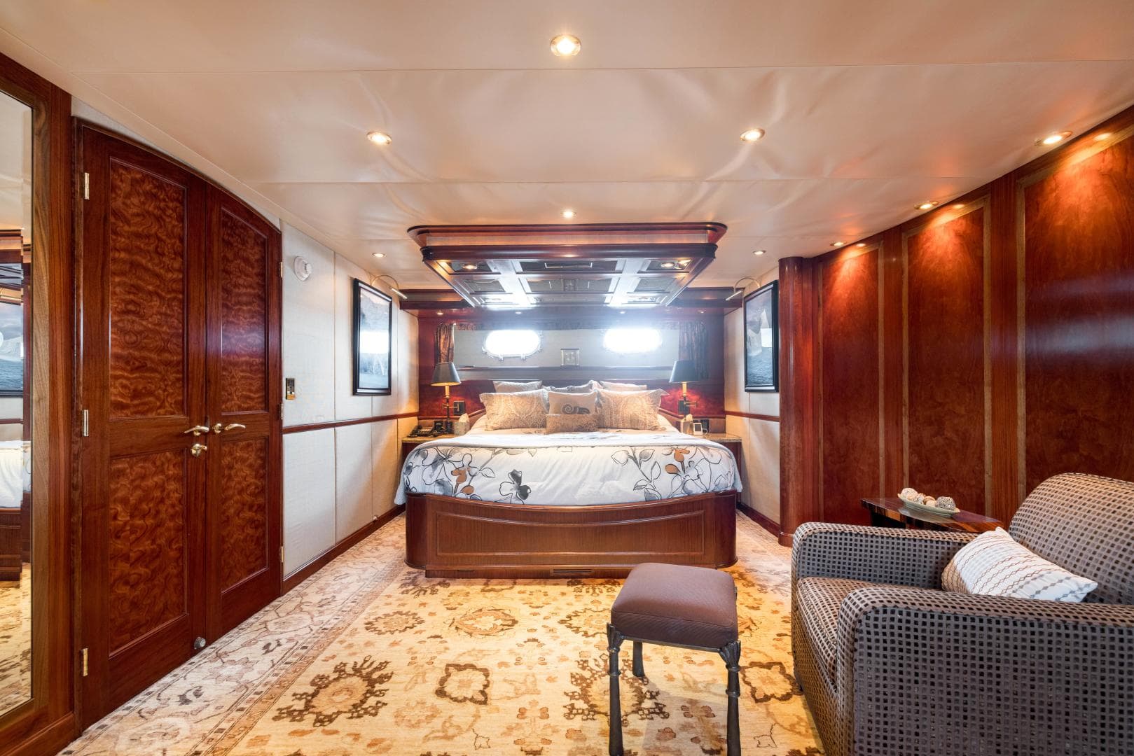LOWER DECK MASTER STATEROOM