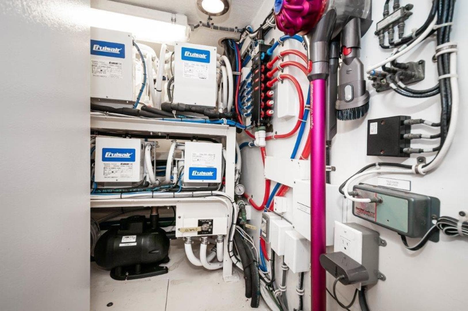 2002 65 Hatteras Convertible Moontan AC Room