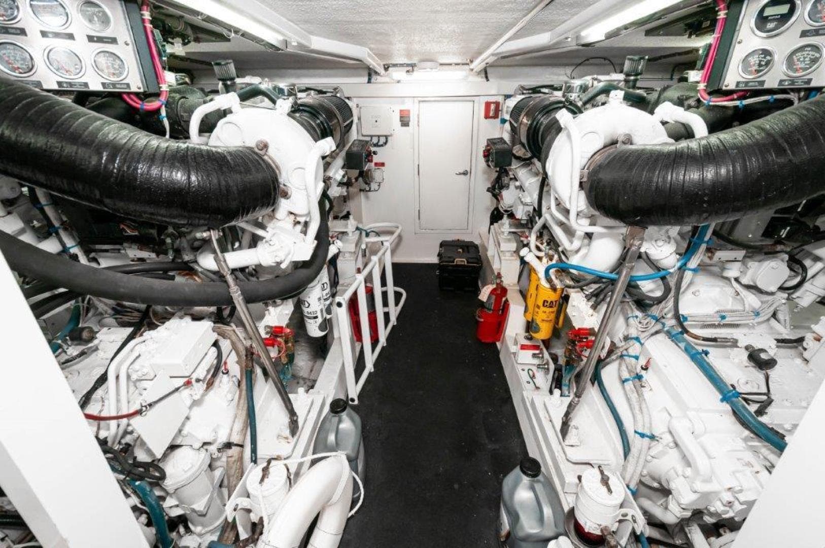 2002 65 Hatteras Convertible Moontan Engine Room