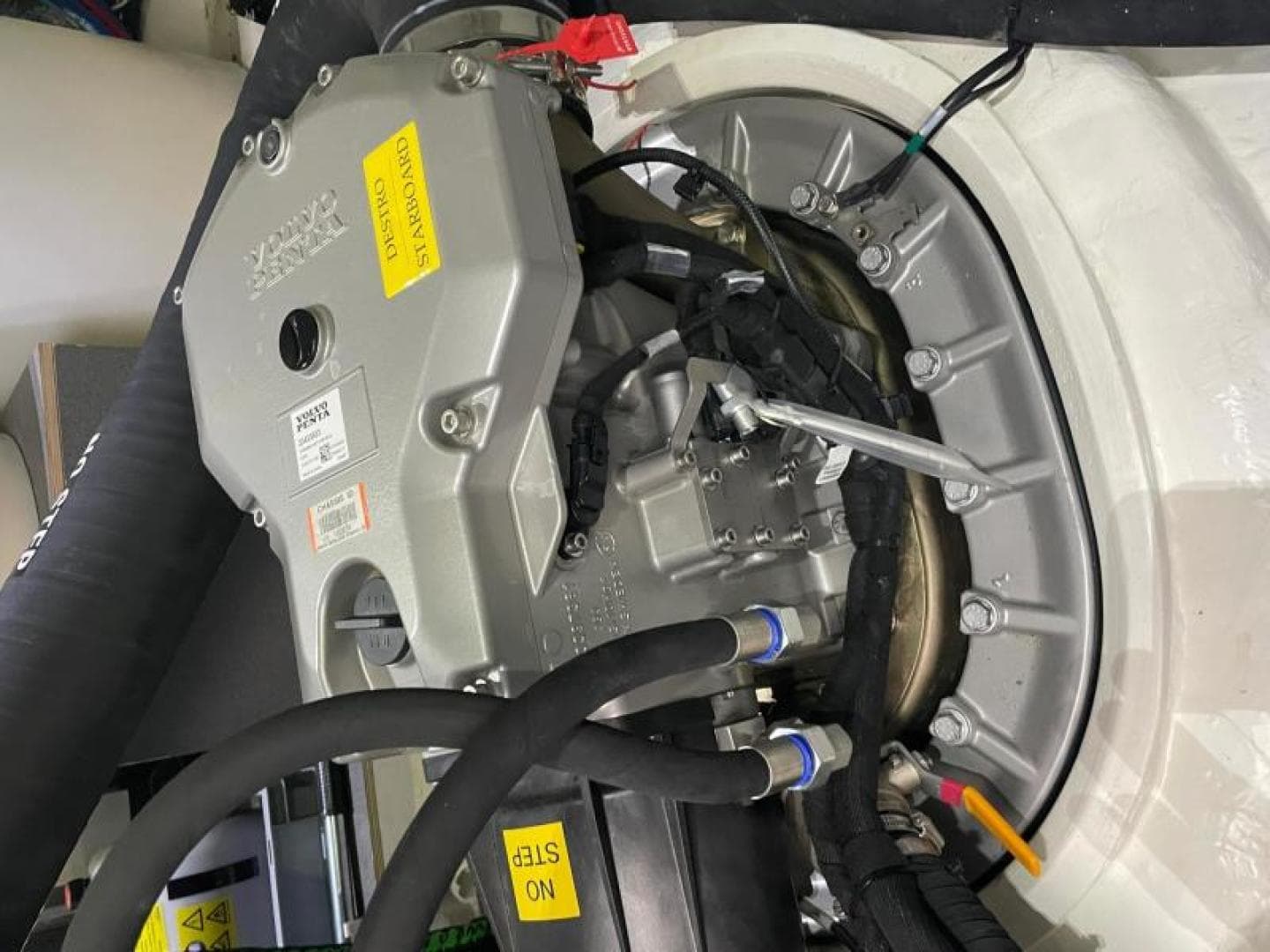 2022 Absolute 48 Coupe