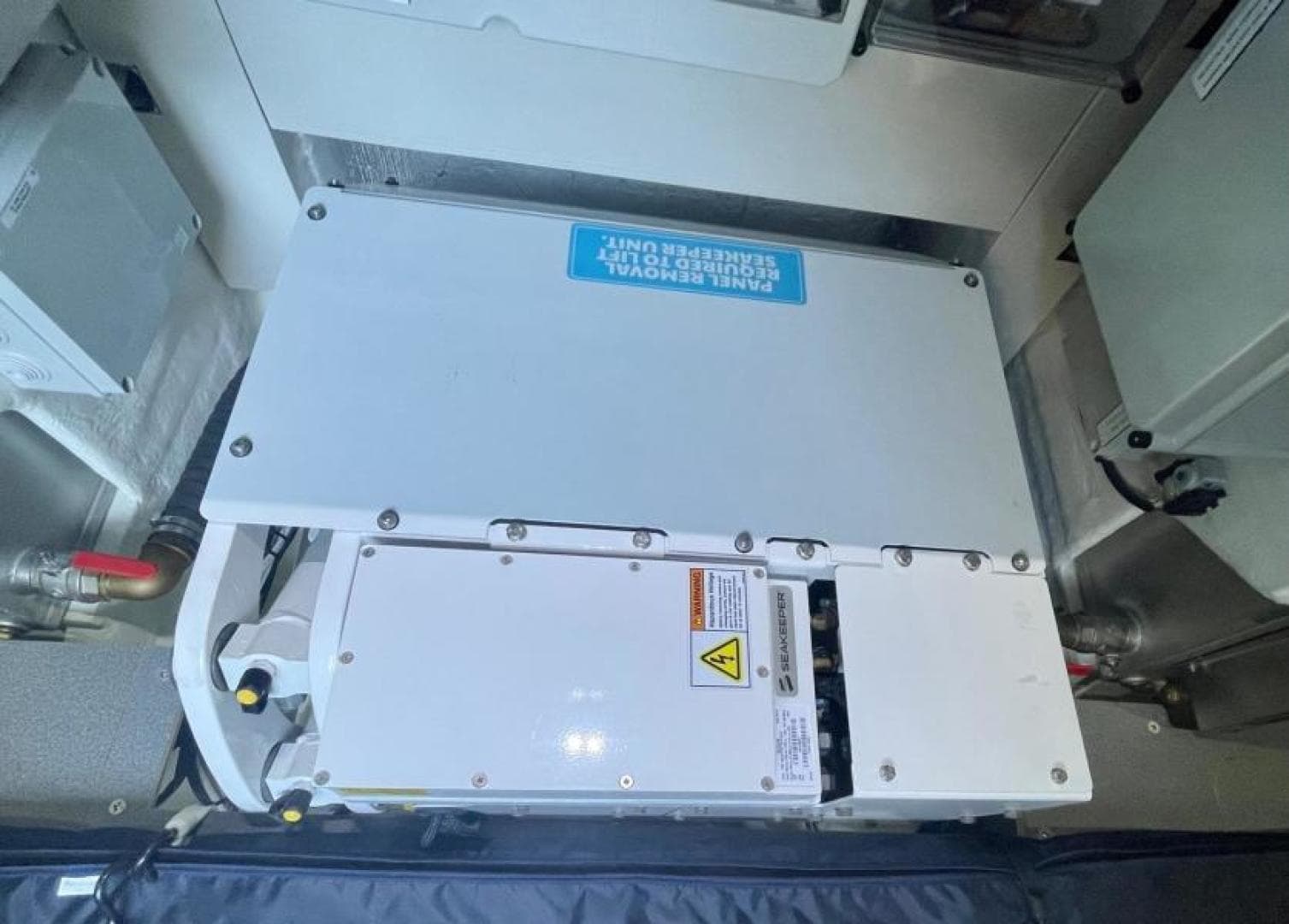 2022 Absolute 48 Coupe