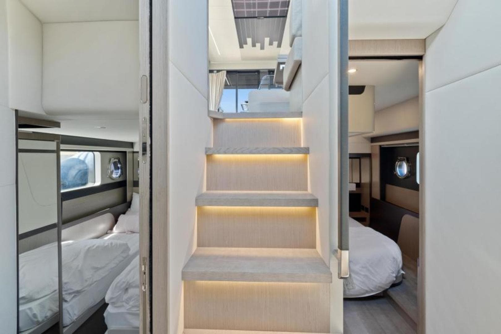 2022 Absolute 48 Coupe