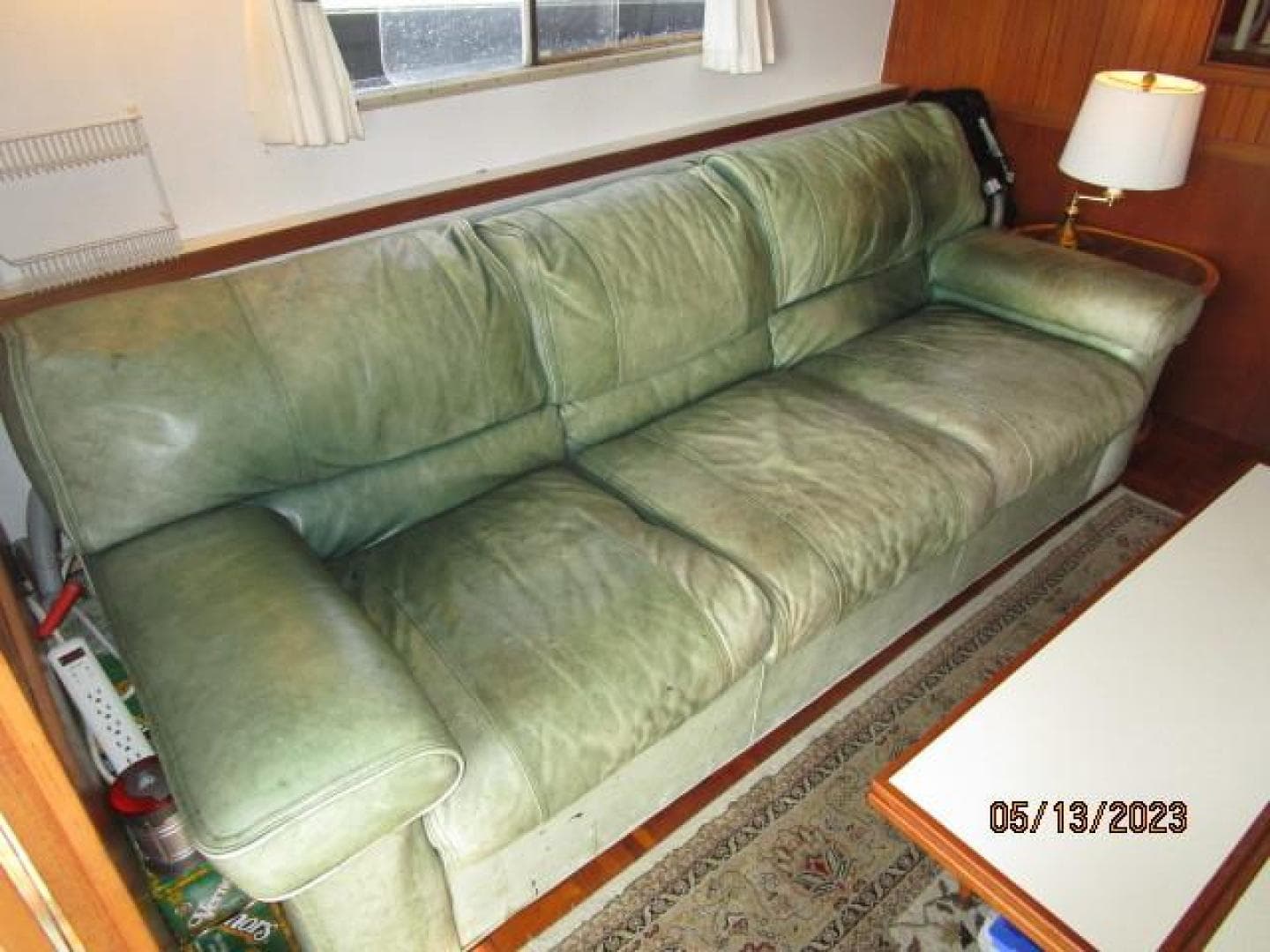 36' Kadey-Krogen salon port seating