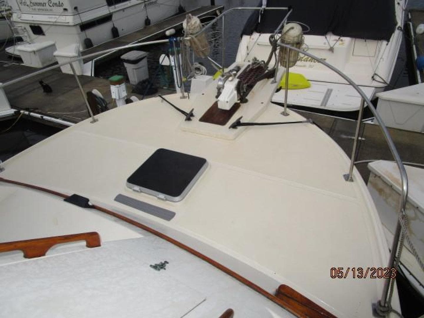 36' Kadey-Krogen foredeck