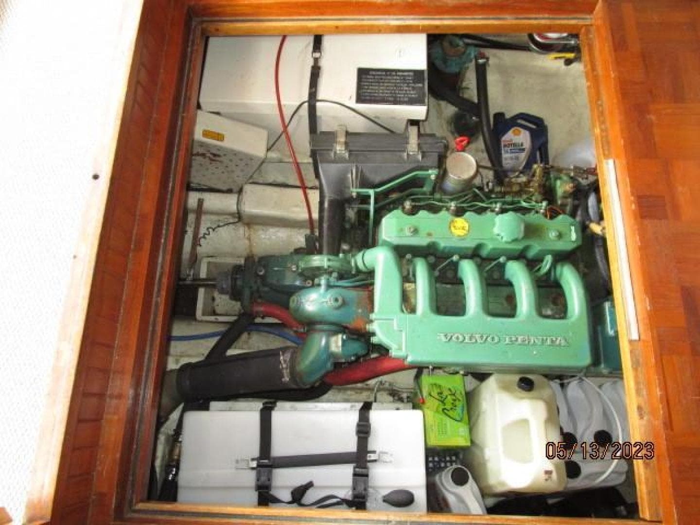 36' Kadey-Krogen engine room