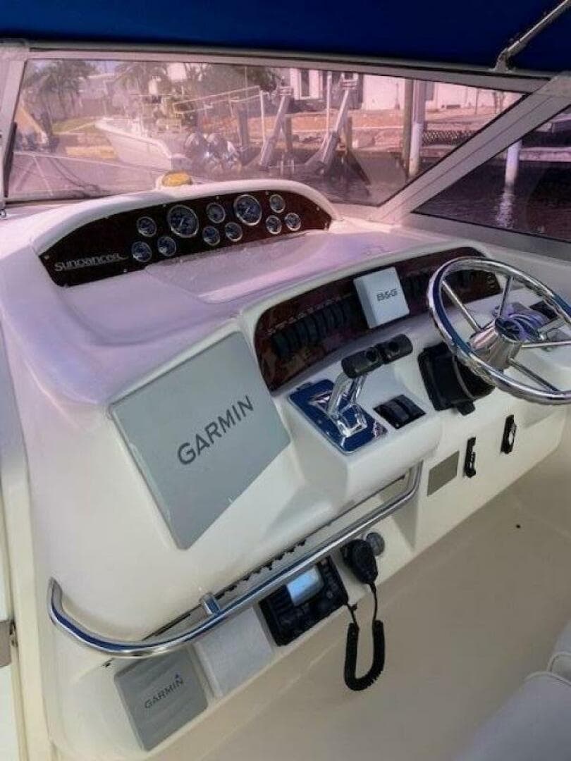 1997 Sea Ray 330 Sundancer