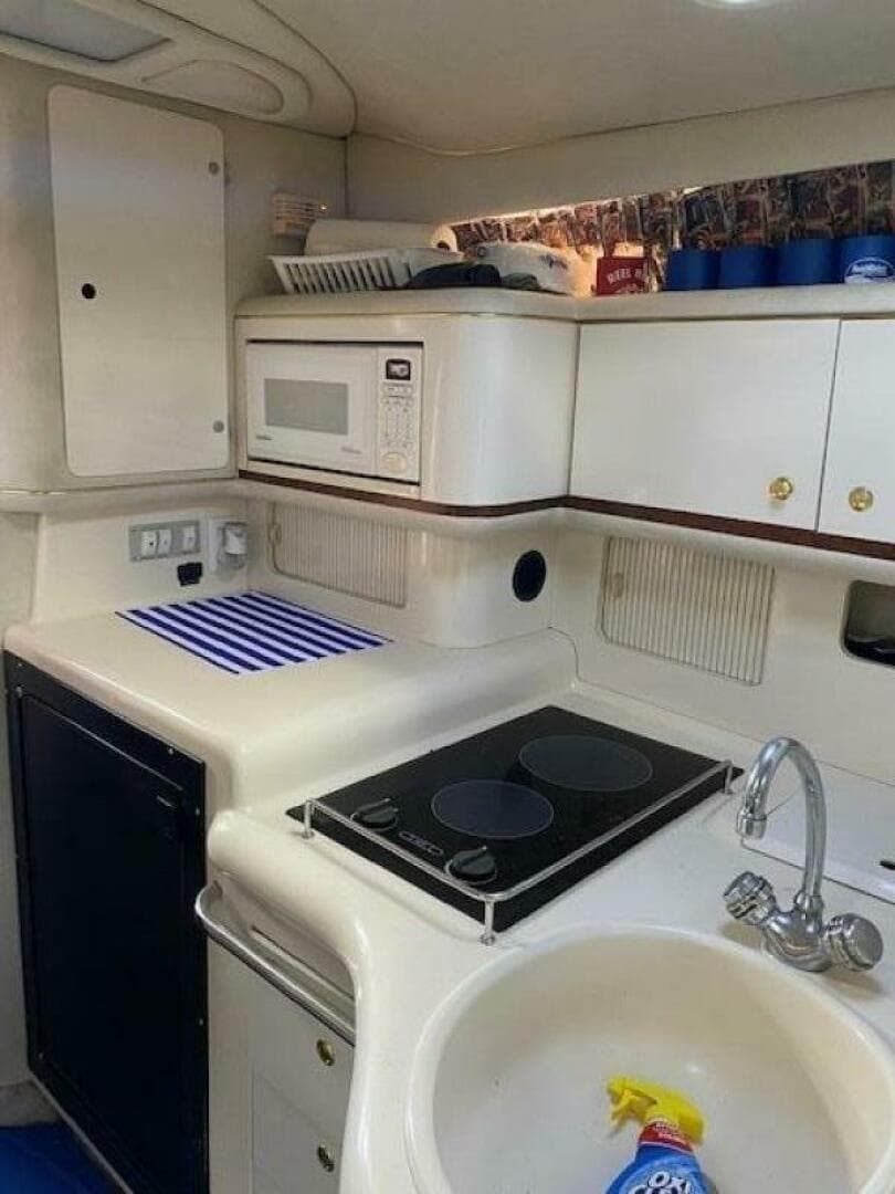 1997 Sea Ray 330 Sundancer