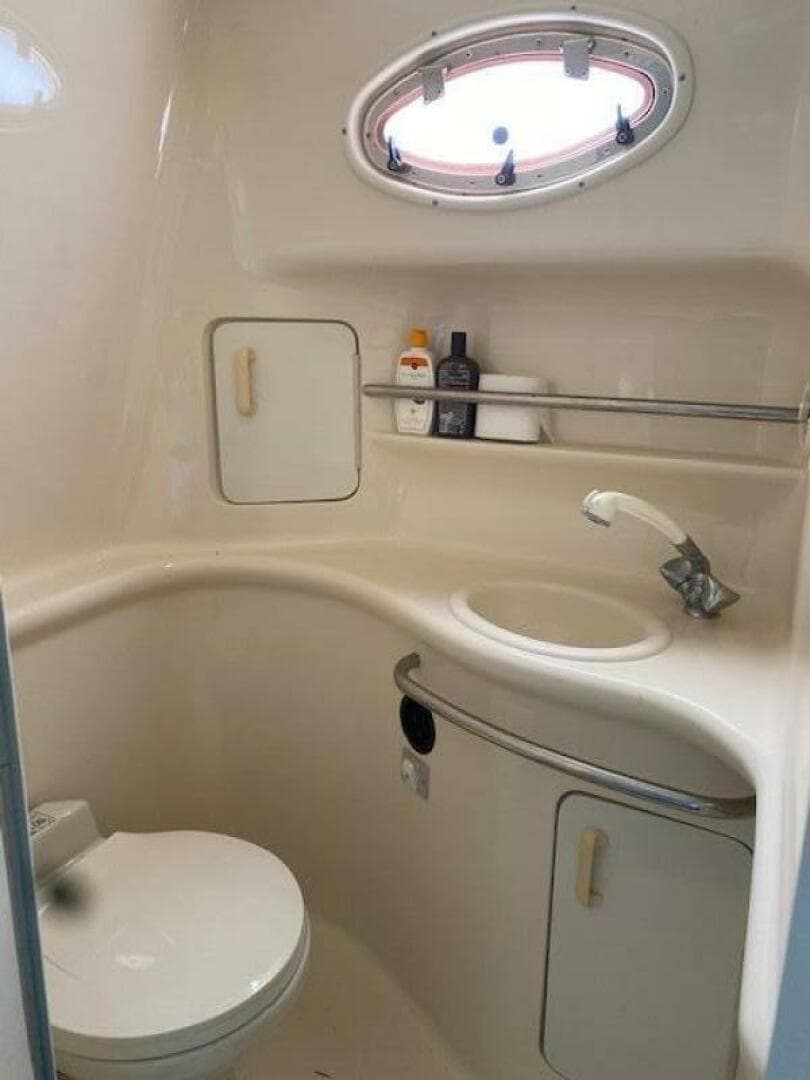 1997 Sea Ray 330 Sundancer