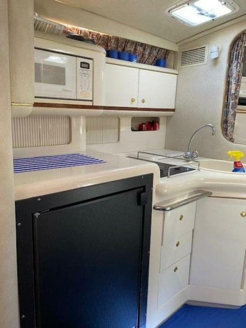 1997 Sea Ray 330 Sundancer