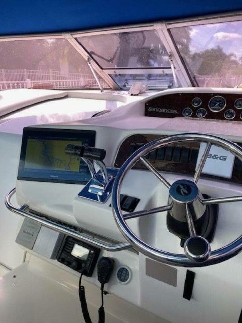 1997 Sea Ray 330 Sundancer