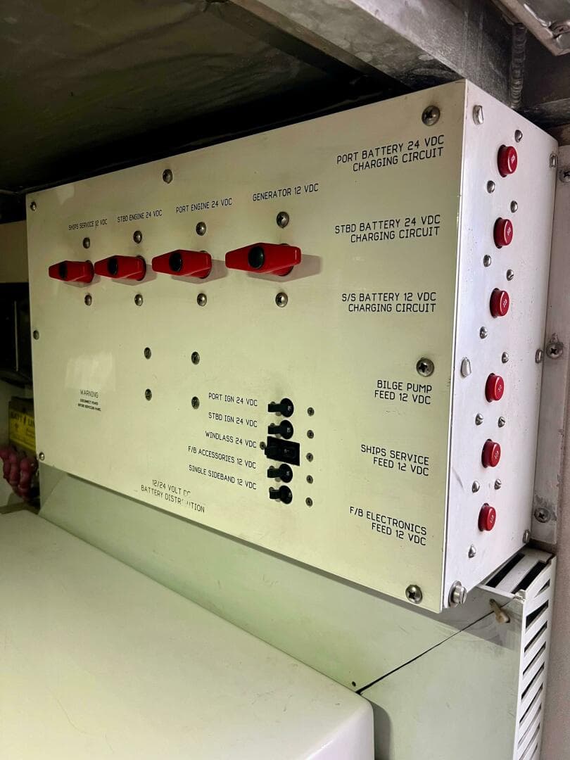 1997 Viking 43 Convertible