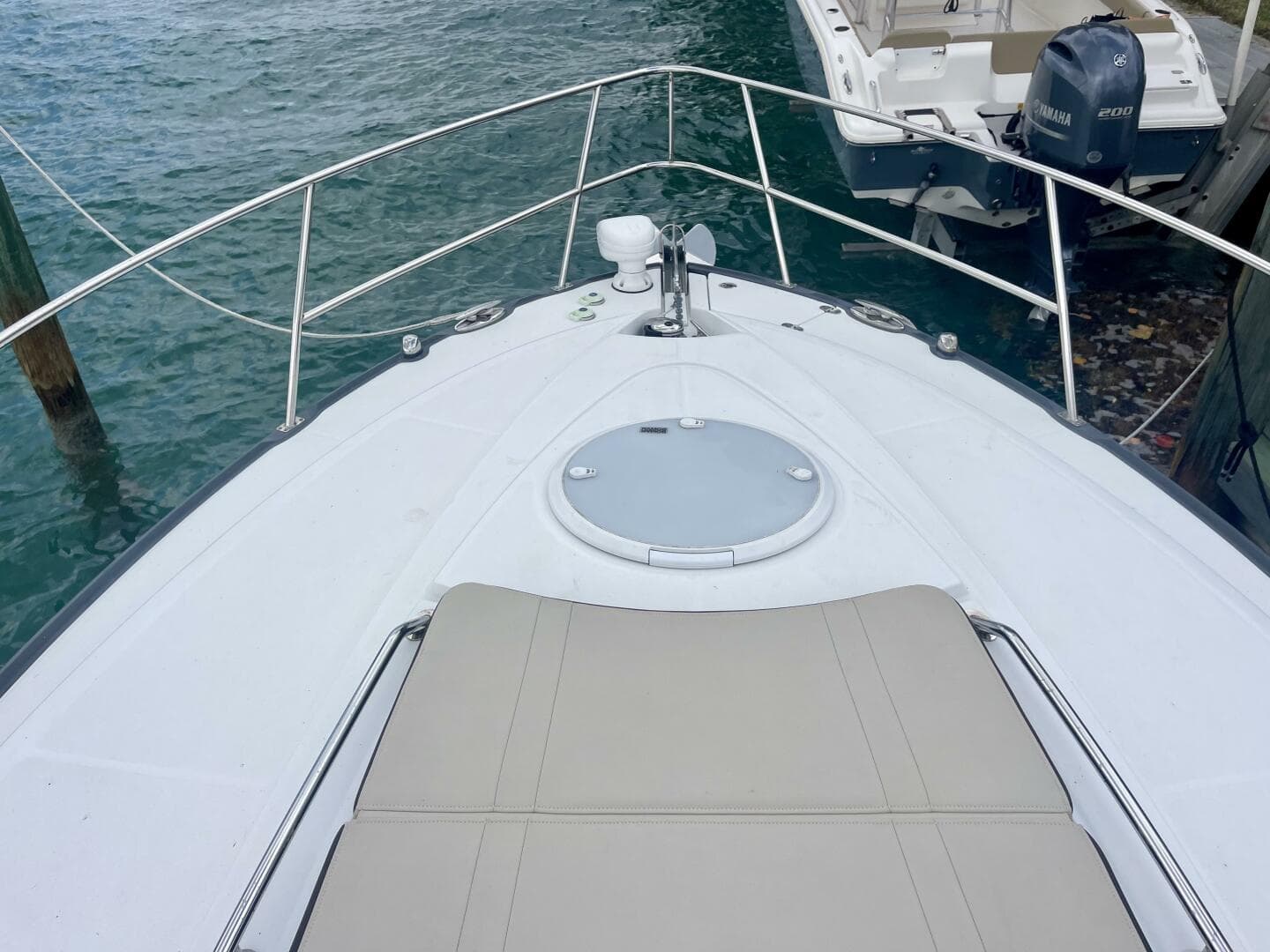 2016 Monterey 335 Sport Yacht