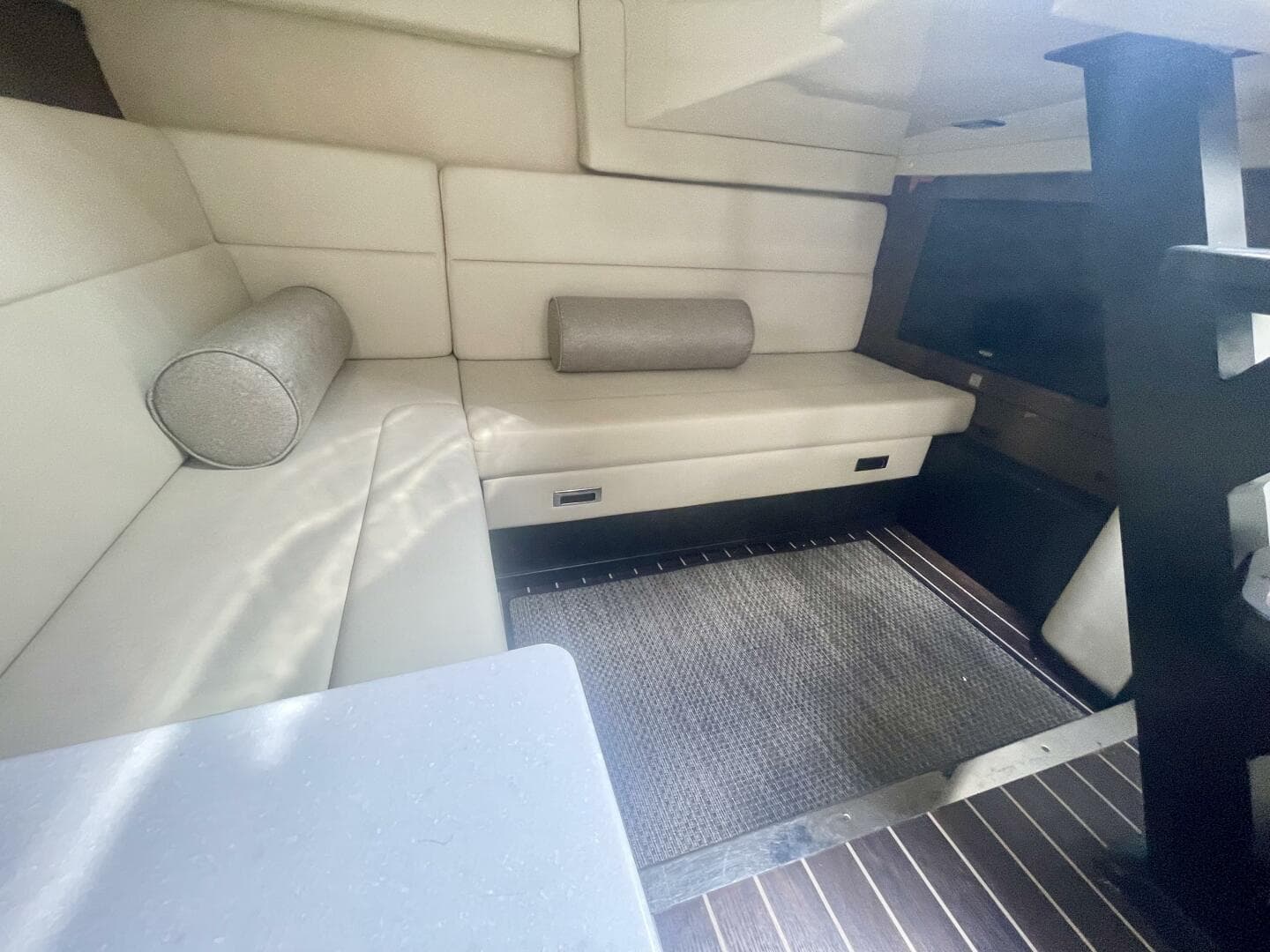 2016 Monterey 335 Sport Yacht